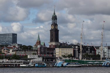 Visita guiada de Hamburgo con puerto, Michel y el ayuntamiento